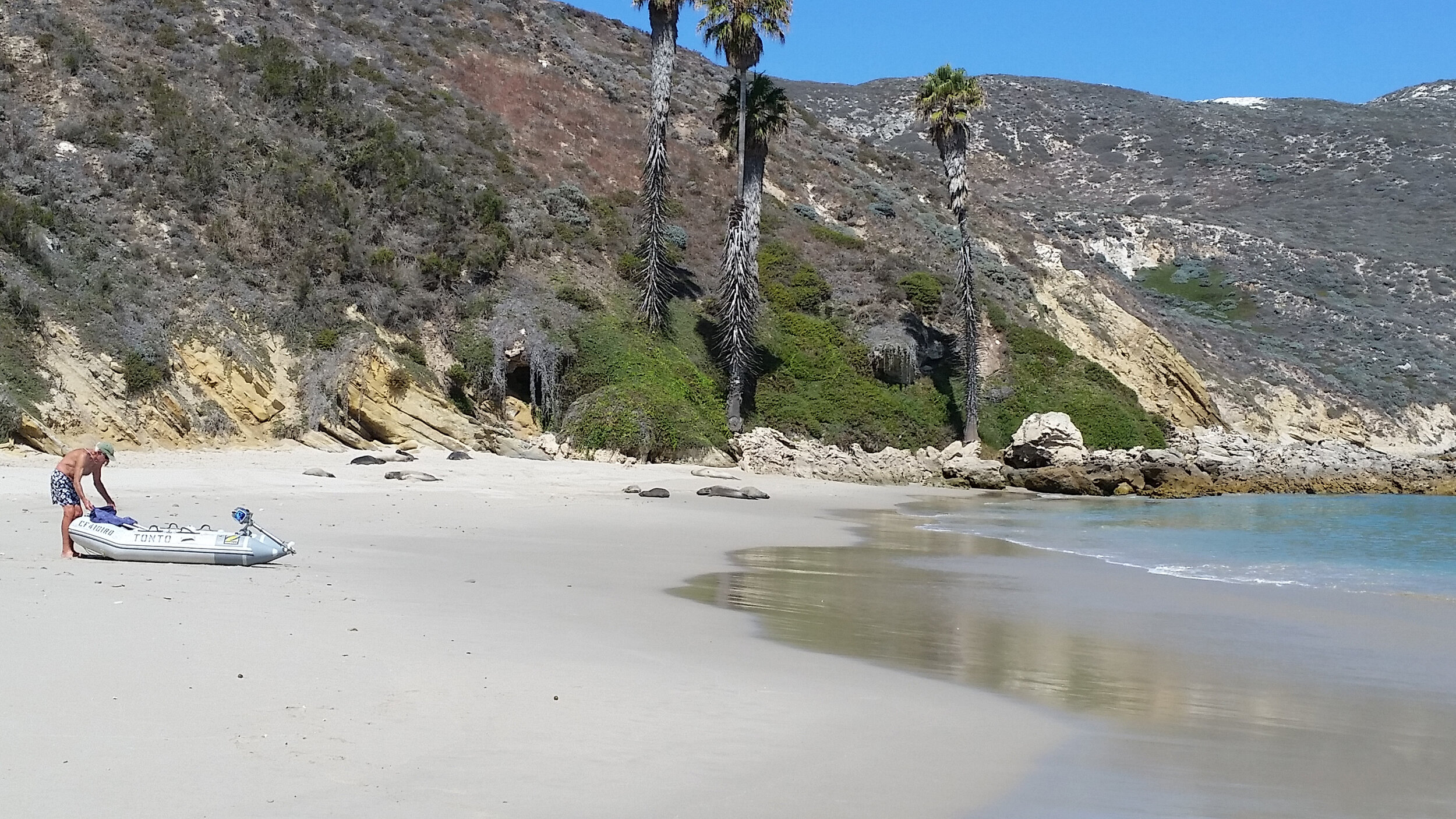 Dinghy at Catalina.jpg